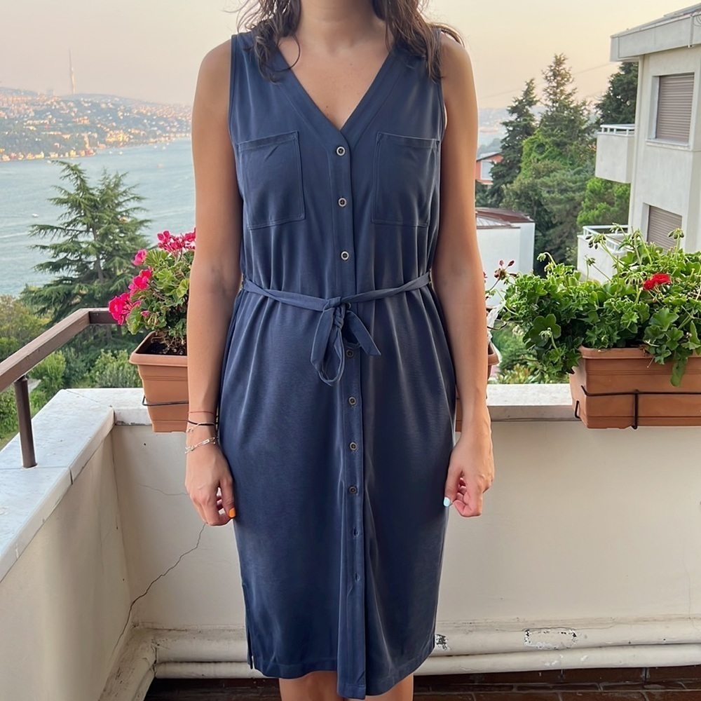 Tahari midnight blue midi button down sleeveless shirtdress - Picture 9 of 11